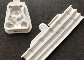 Create Stunning Cakes Effortlessly with the Panda Bamboo Silicone Decorating Mold