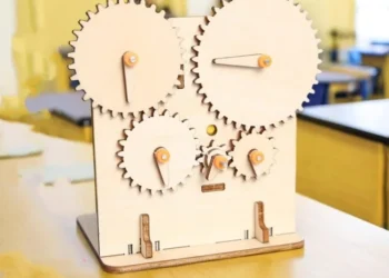 Explore Hands-On Learning with This Engaging 3D Gear Puzzle Toy for Kids